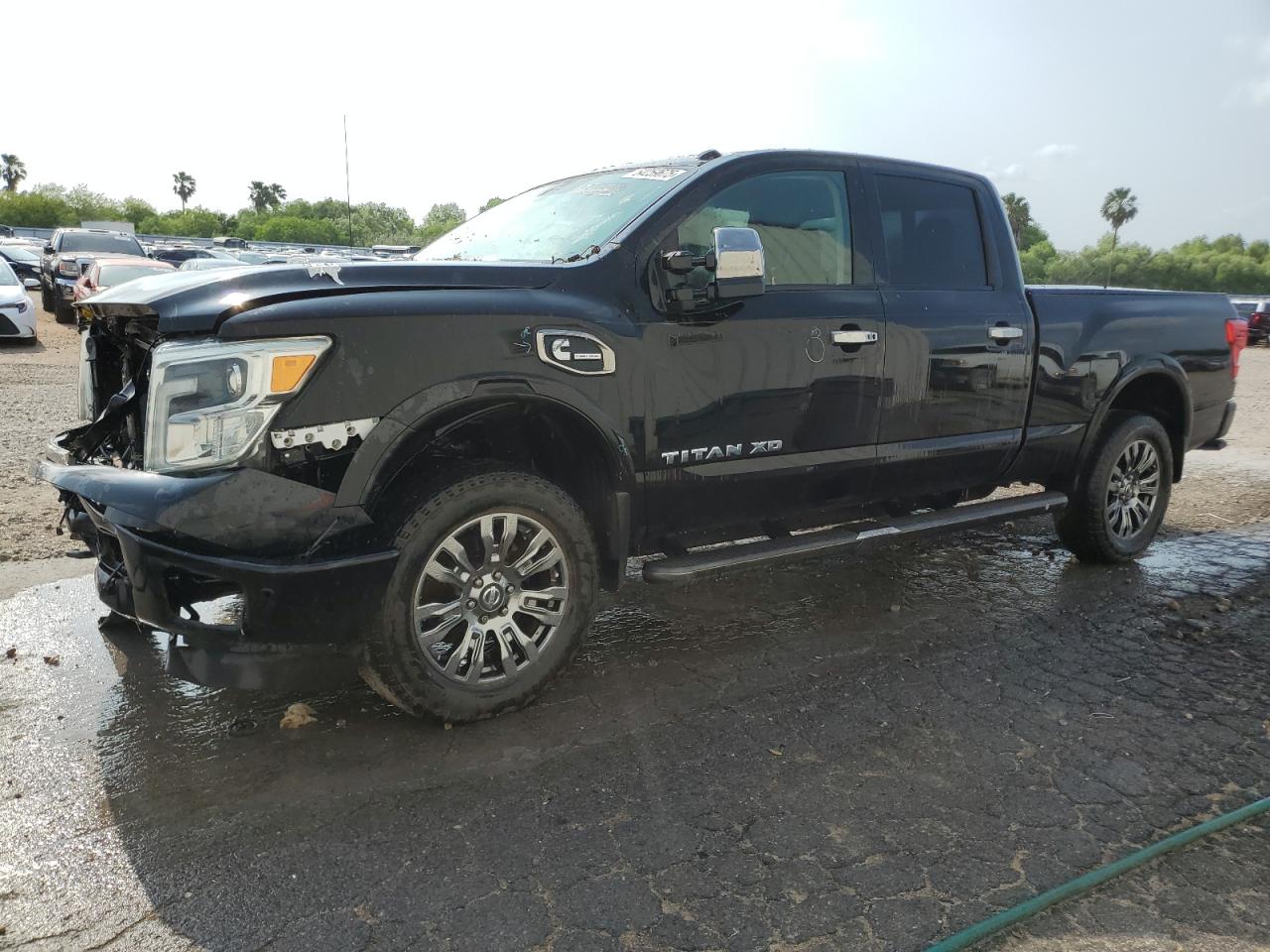 1N6BA1F48HN518911 NISSAN TITAN Photo 1