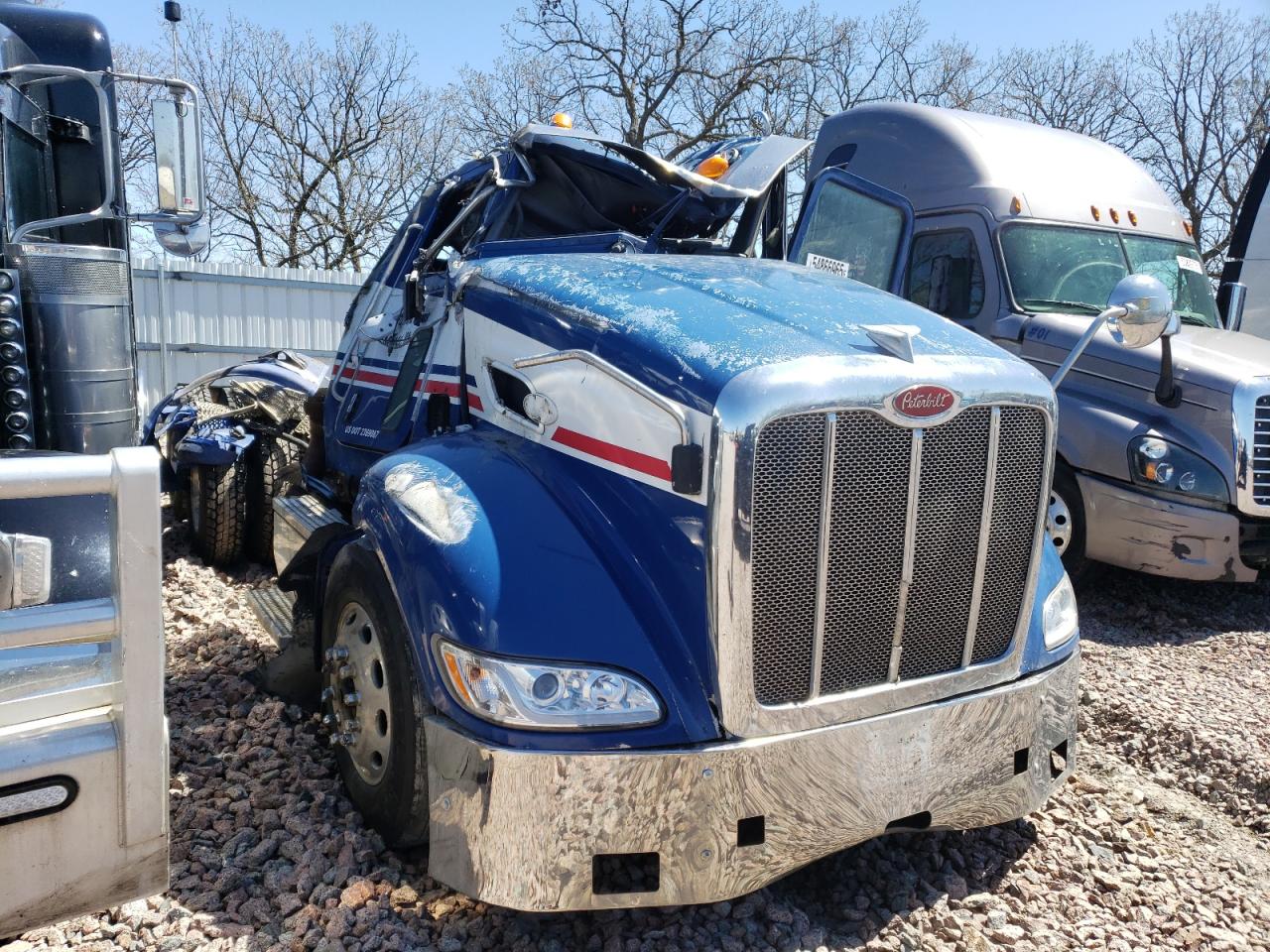 2010 Peterbilt 384 Semi Truck for Sale in Avon, MN - Rollover