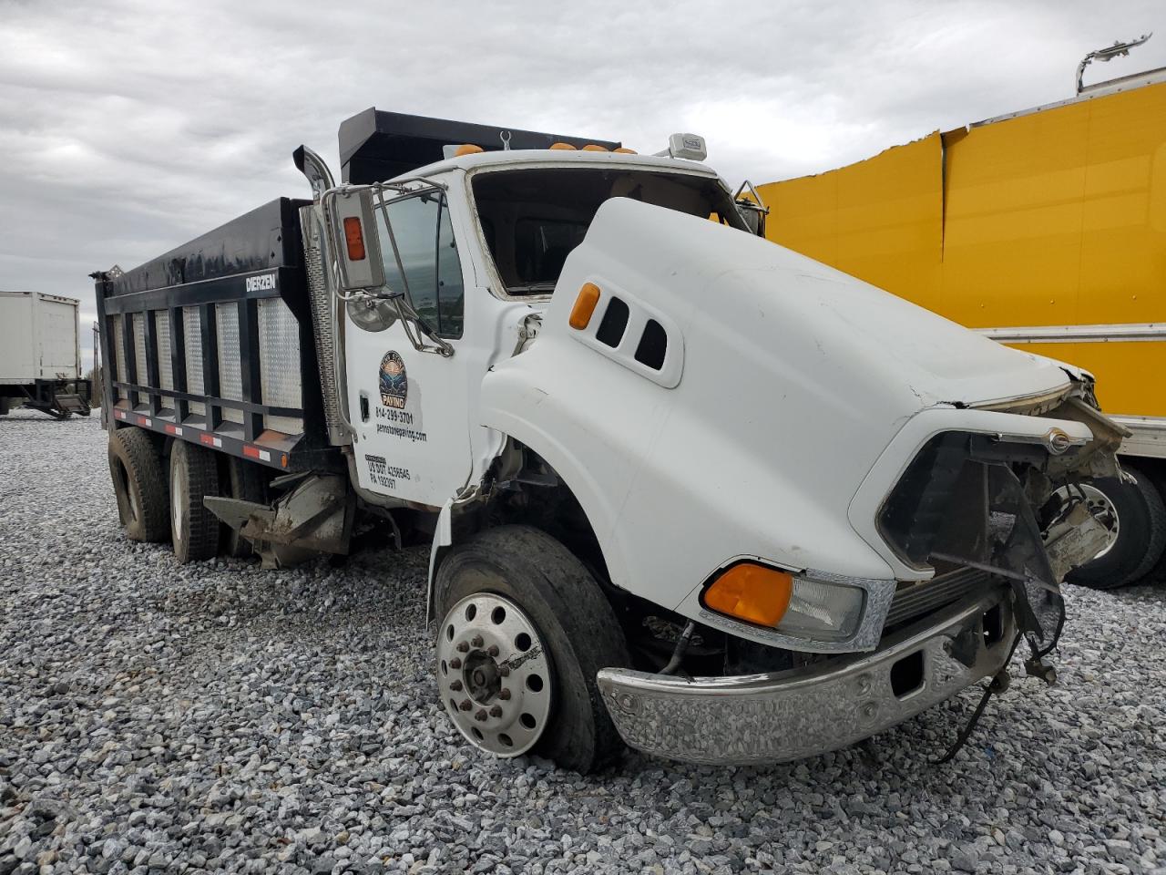 2006 Sterling L9500 Dump Truck იყიდება York Haven-ში, PA - Rollover