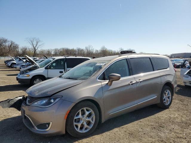  CHRYSLER PACIFICA 2017 Srebrny