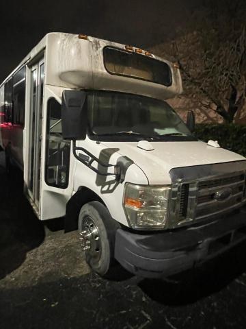 2012 Ford Econoline E450 Super Duty Cutaway Van