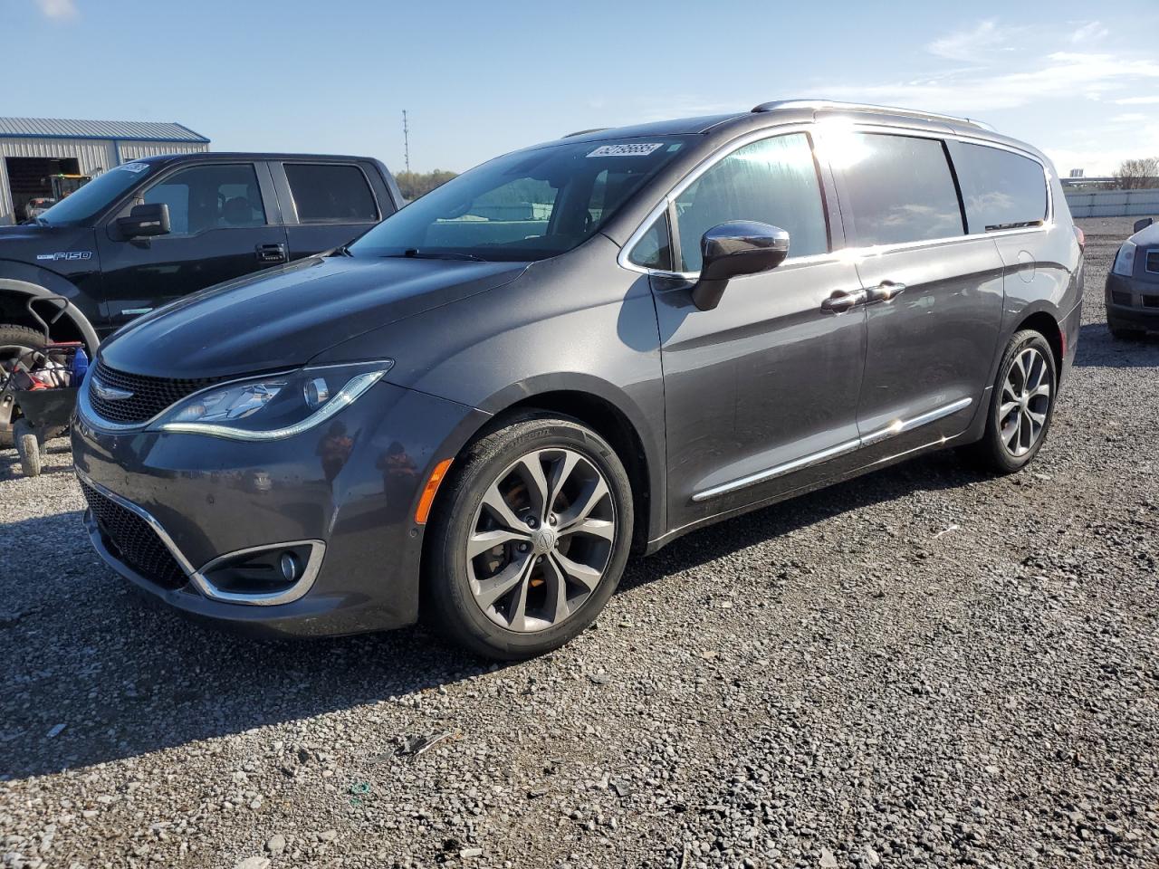 2017 Chrysler Pacifica Limited за продажба в Earlington, KY - Hail