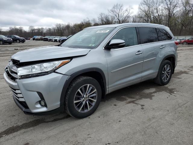  TOYOTA HIGHLANDER 2017 Сріблястий