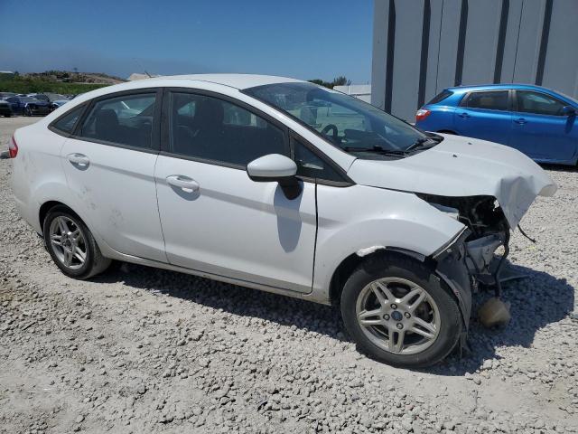  FORD FIESTA 2017 Белы