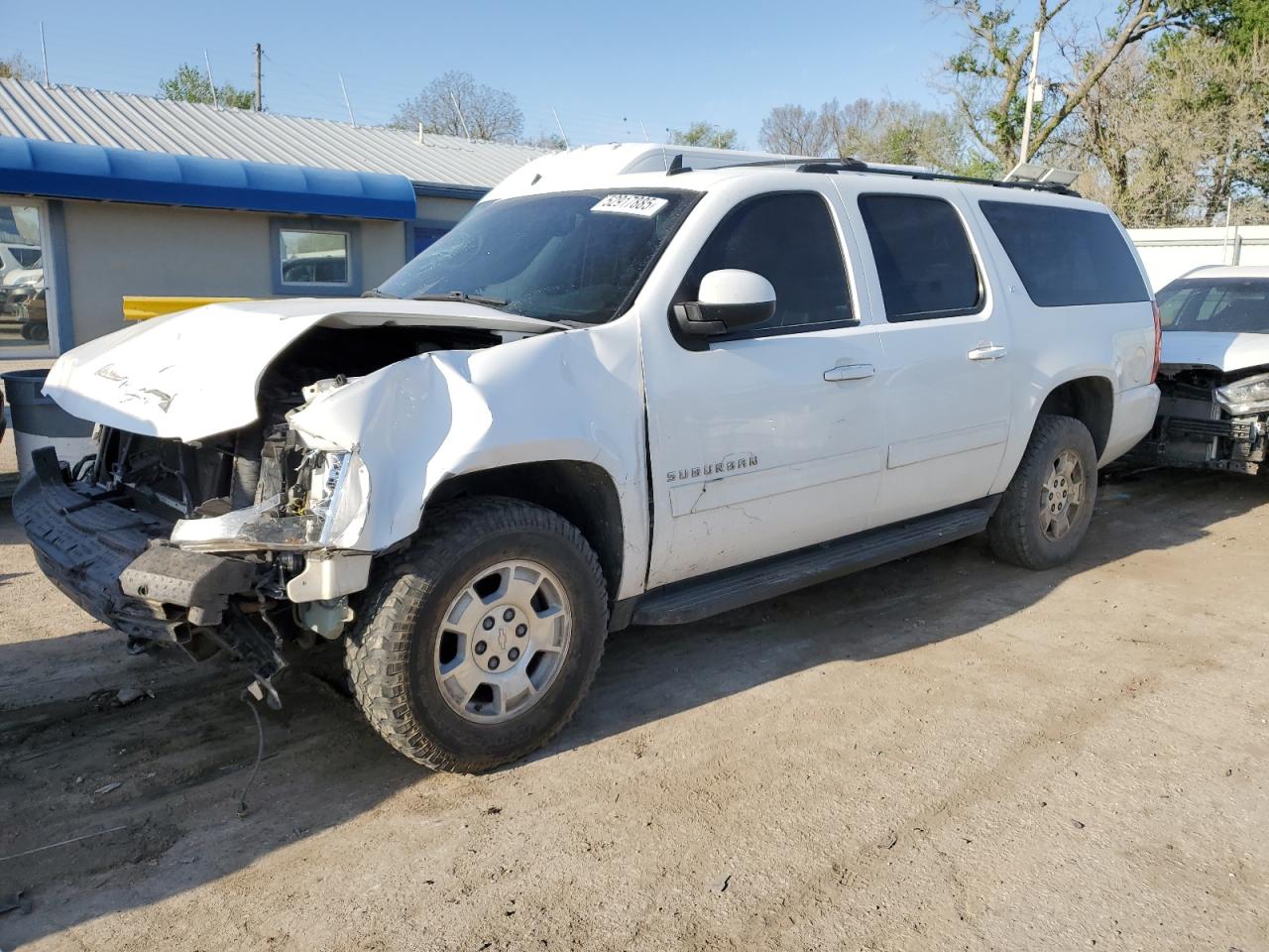 2014 Chevrolet Suburban K1500 Lt for Sale in Wichita, KS - Front End