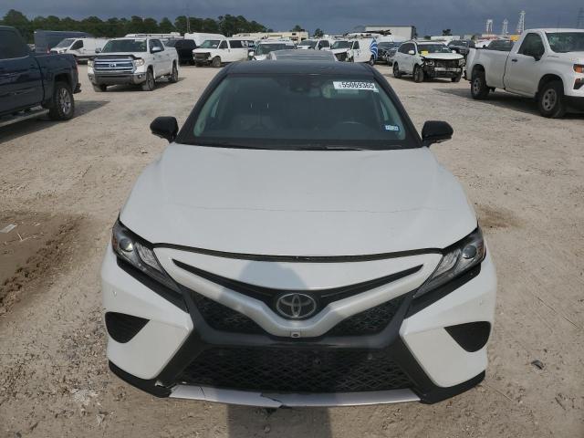  TOYOTA CAMRY 2019 Biały