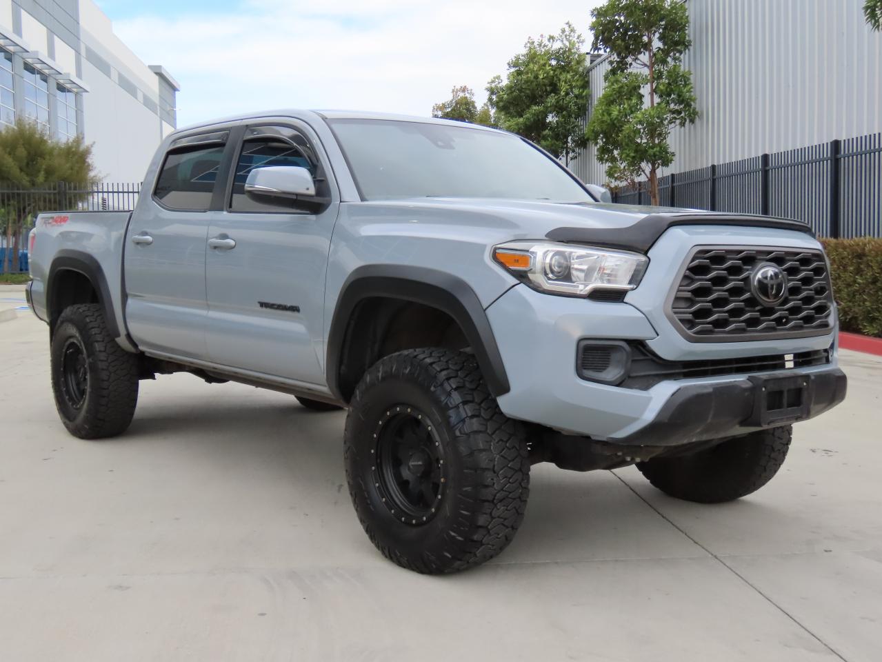 2019 Toyota Tacoma Double Cab продається в Los Angeles, CA - All Over