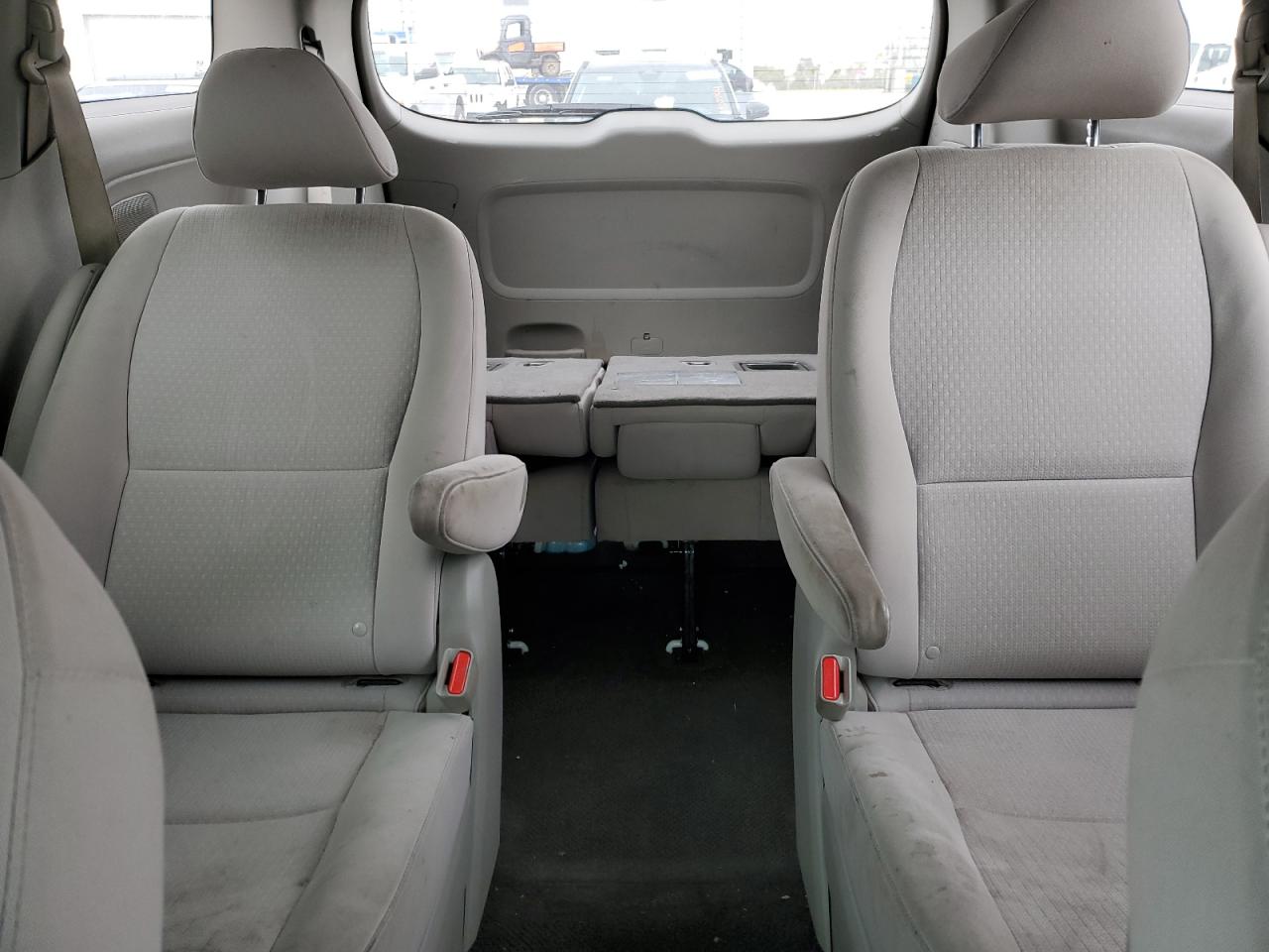 2017 Kia Sedona L VIN: KNDMA5C18H6277486 Lot: 51342805