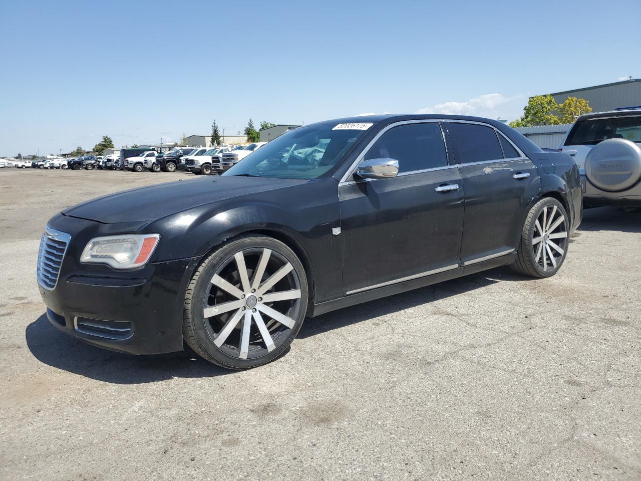 Bakersfield, CA에서 판매 중인 2011 Chrysler 300C - Minor Dent/Scratches