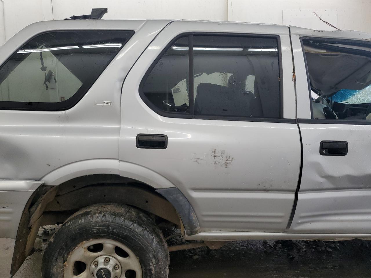 2002 Isuzu Rodeo S VIN: 4S2DM58W924331185 Lot: 54116655