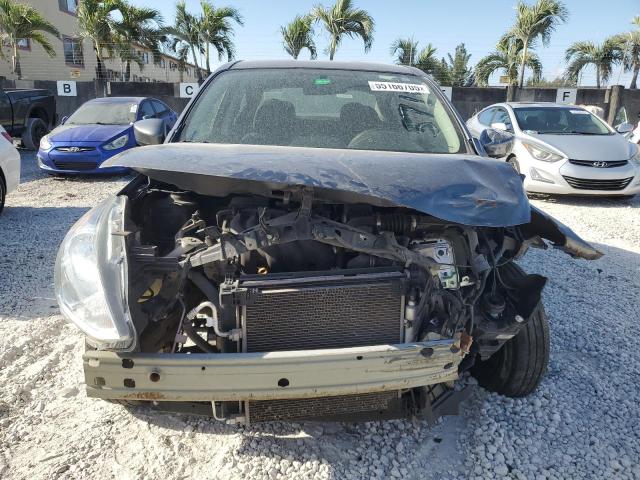  NISSAN VERSA 2019 Szary