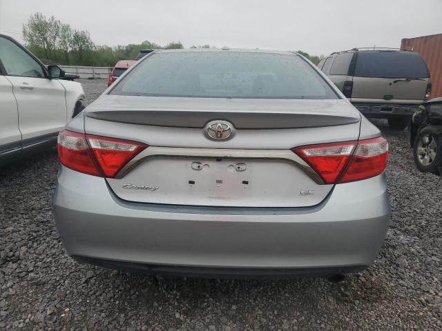  TOYOTA CAMRY 2016 Srebrny