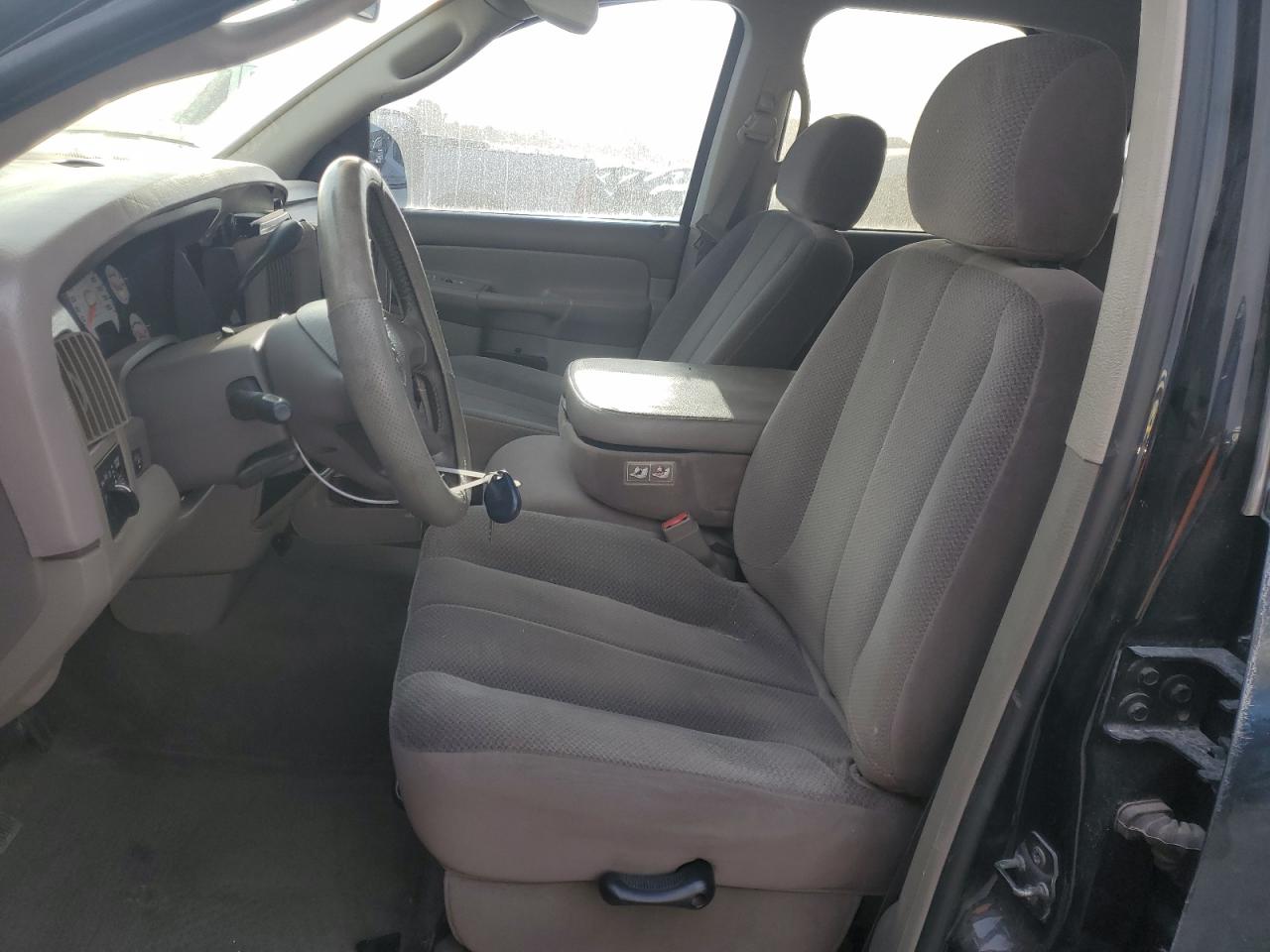 2002 Dodge Ram 1500 VIN: 3D7HA18N42G111211 Lot: 51679425