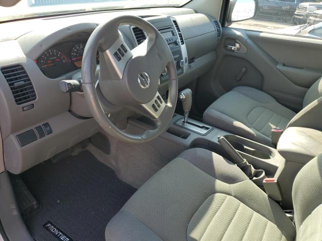 Pickups NISSAN FRONTIER 2015 Srebrny