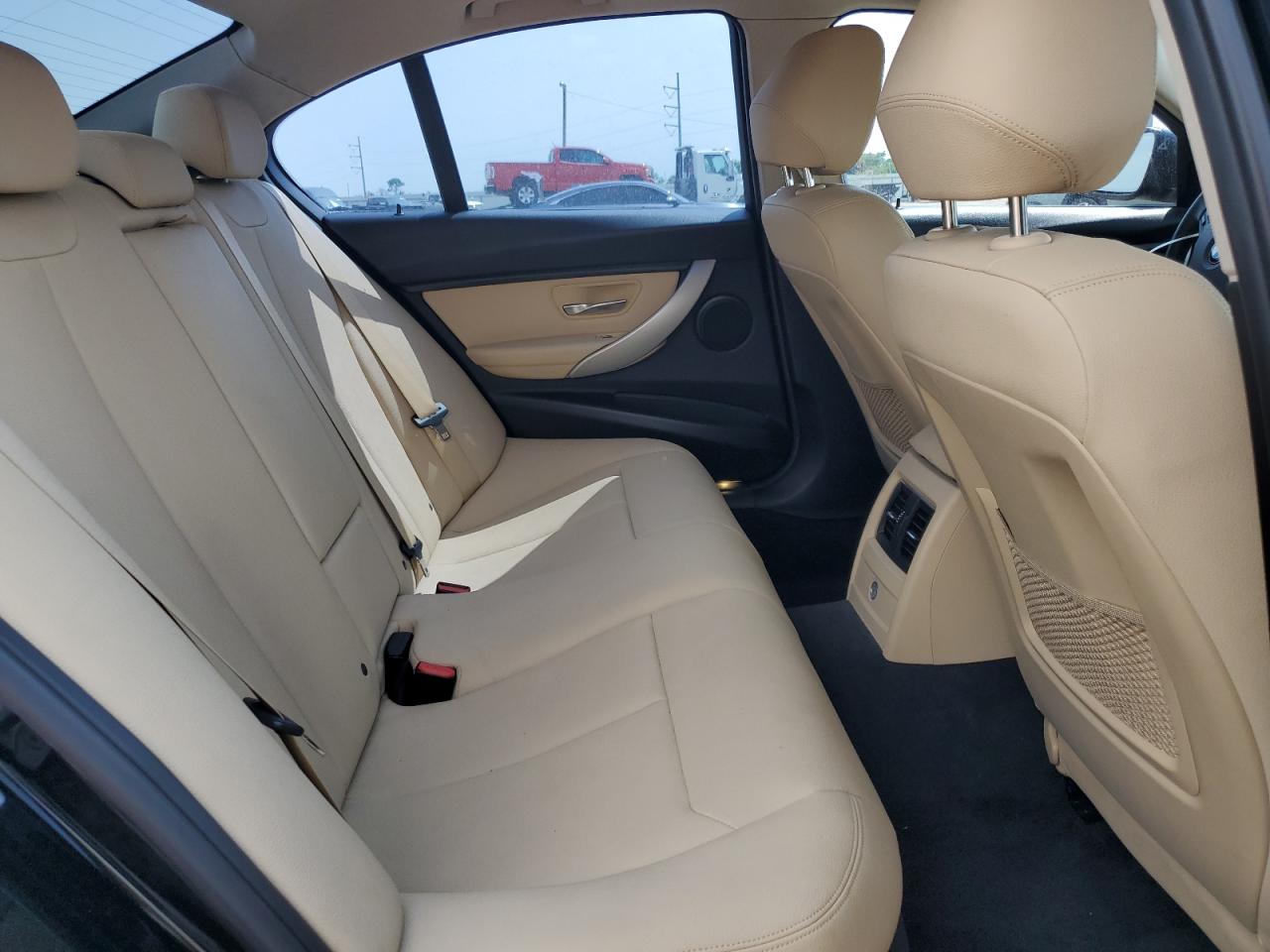 2018 BMW 320 I VIN: WBA8E1G58JNU92404 Lot: 52757725