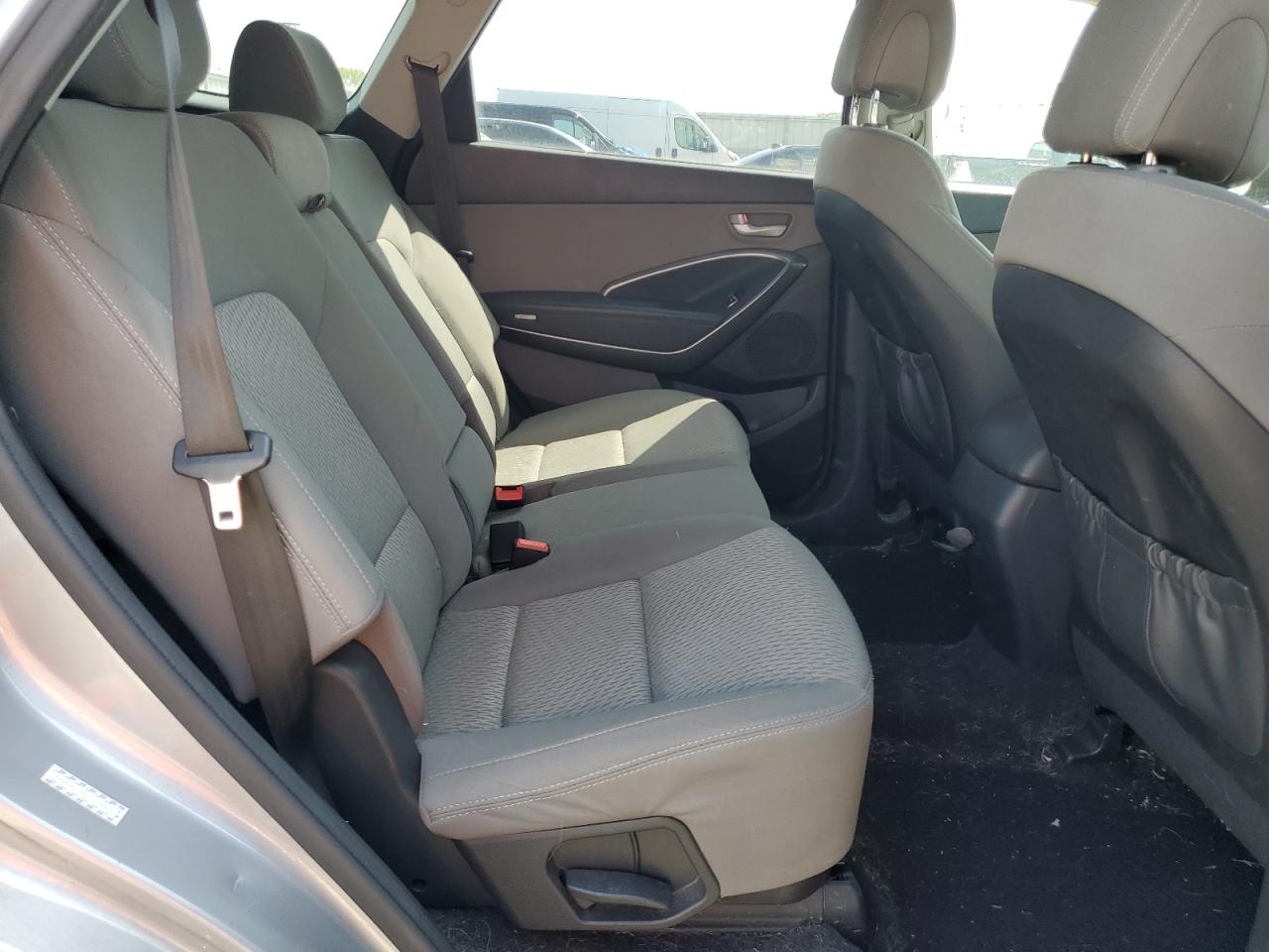 2017 Hyundai Santa Fe Se VIN: KM8SMDHF0HU239853 Lot: 53883295