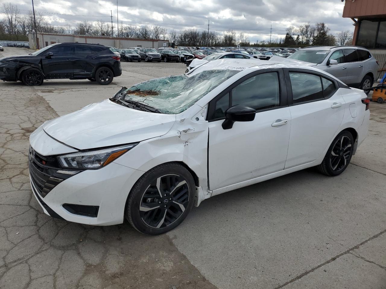 2023 Nissan Versa Sr for Sale in Fort Wayne, IN - Top/Roof