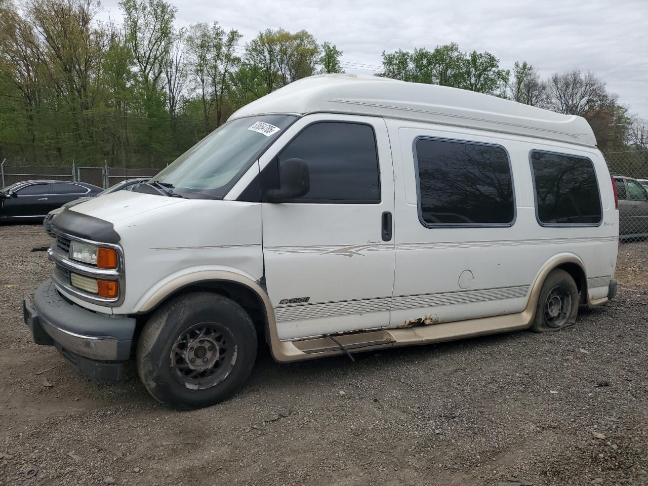 2002 Chevrolet Express G1500 იყიდება Baltimore-ში, MD - Side