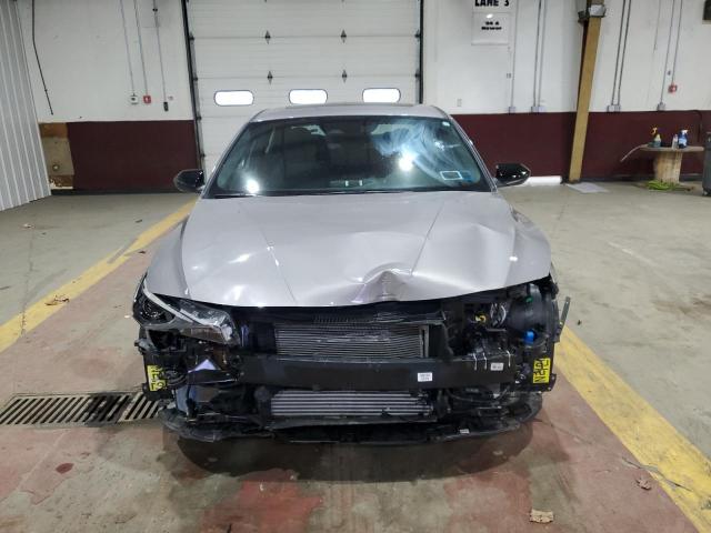  HYUNDAI ELANTRA 2023 Серебристый