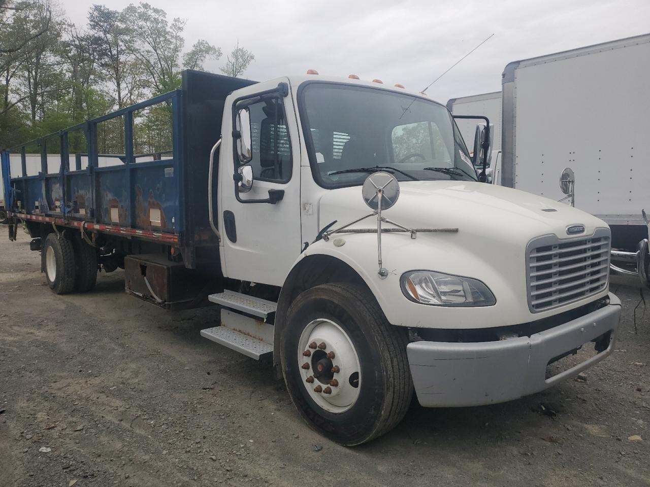 2015 Freightliner Business Class M2 Flat Bed Truck for Sale in Waldorf, MD - Minor Dent/Scratches
