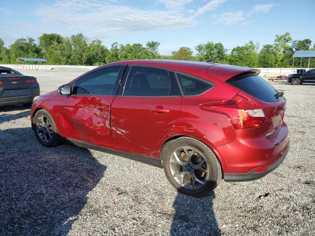 Sedans FORD FOCUS 2014 Czerwony
