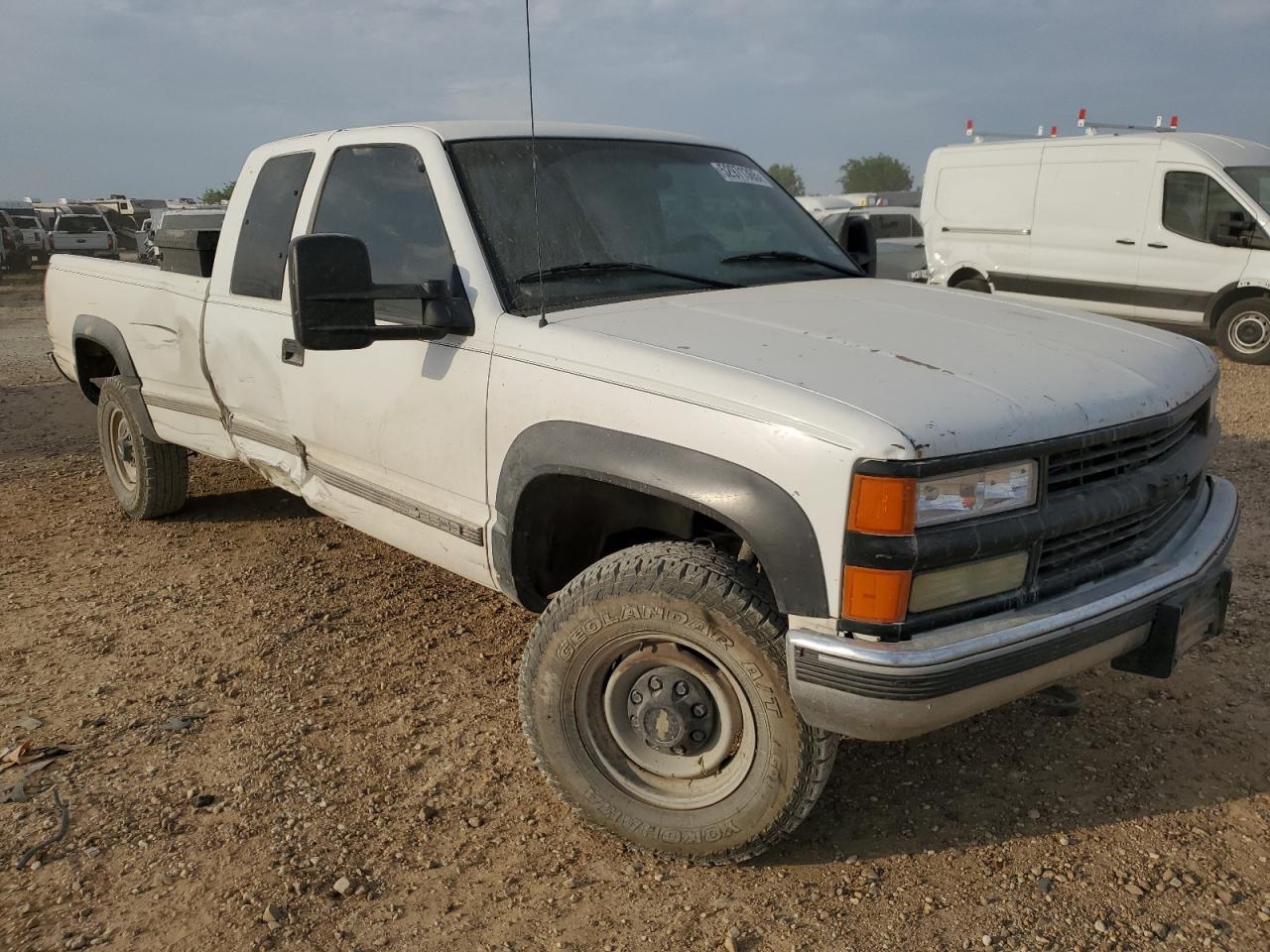 2000 Chevrolet Gmt-400 K2500 for Sale in San Antonio, TX - Minor Dent/Scratches