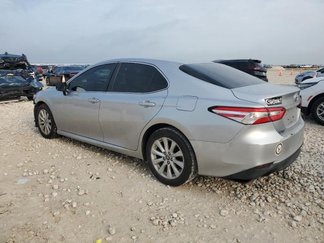  TOYOTA CAMRY 2018 Srebrny
