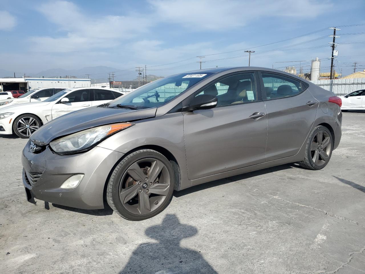 2012 Hyundai Elantra Gls   للبيع في Sun Valley، CA - Front End