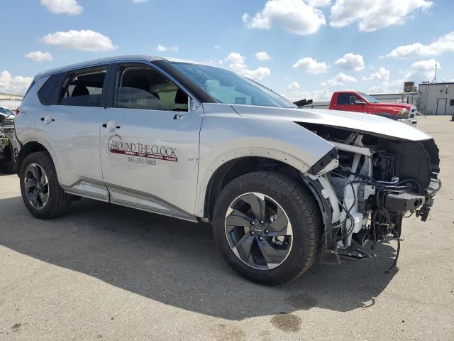  NISSAN ROGUE 2024 Серебристый