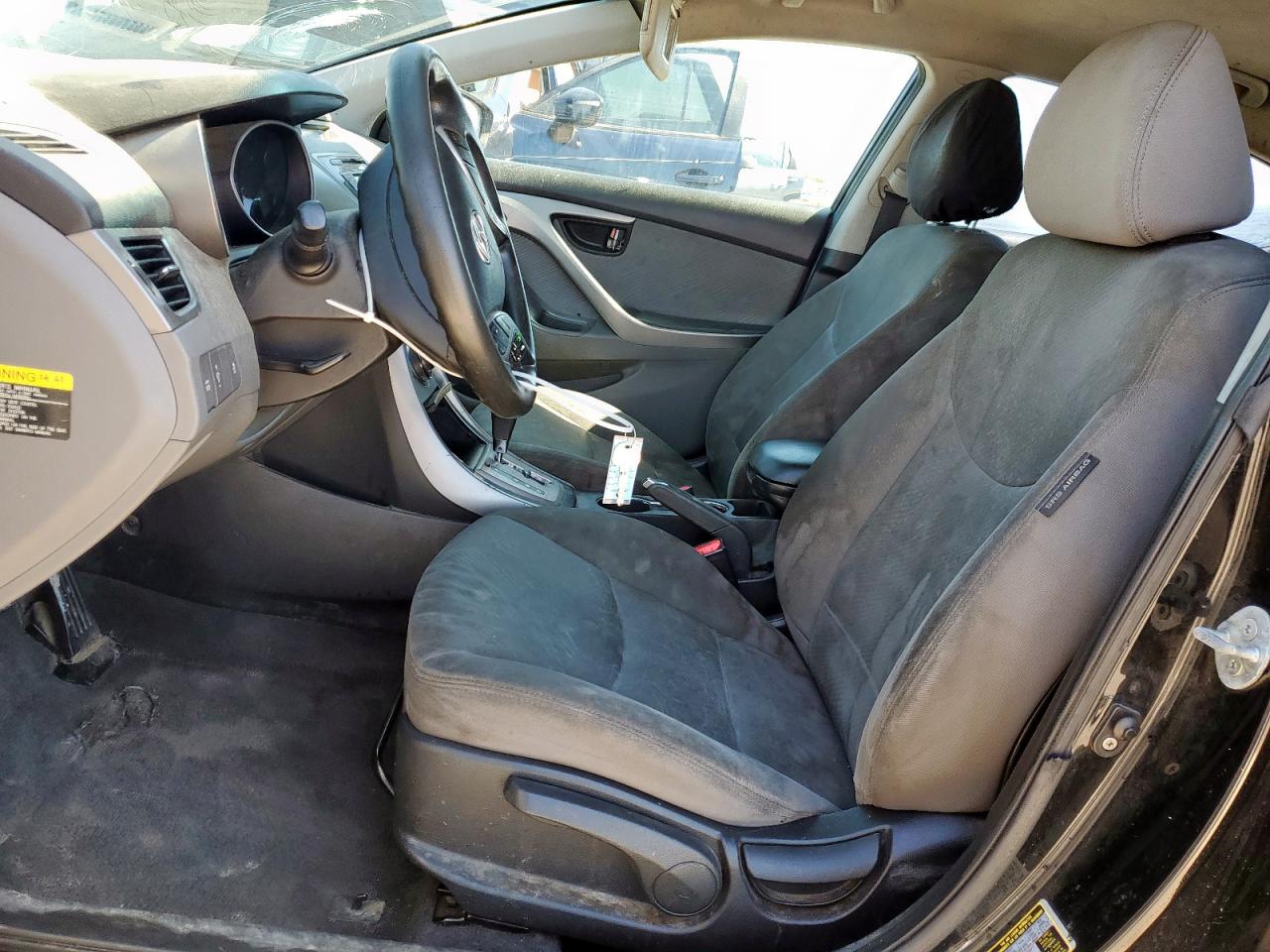2013 Hyundai Elantra - Image 7