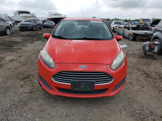 Sedans FORD FIESTA 2015 Czerwony