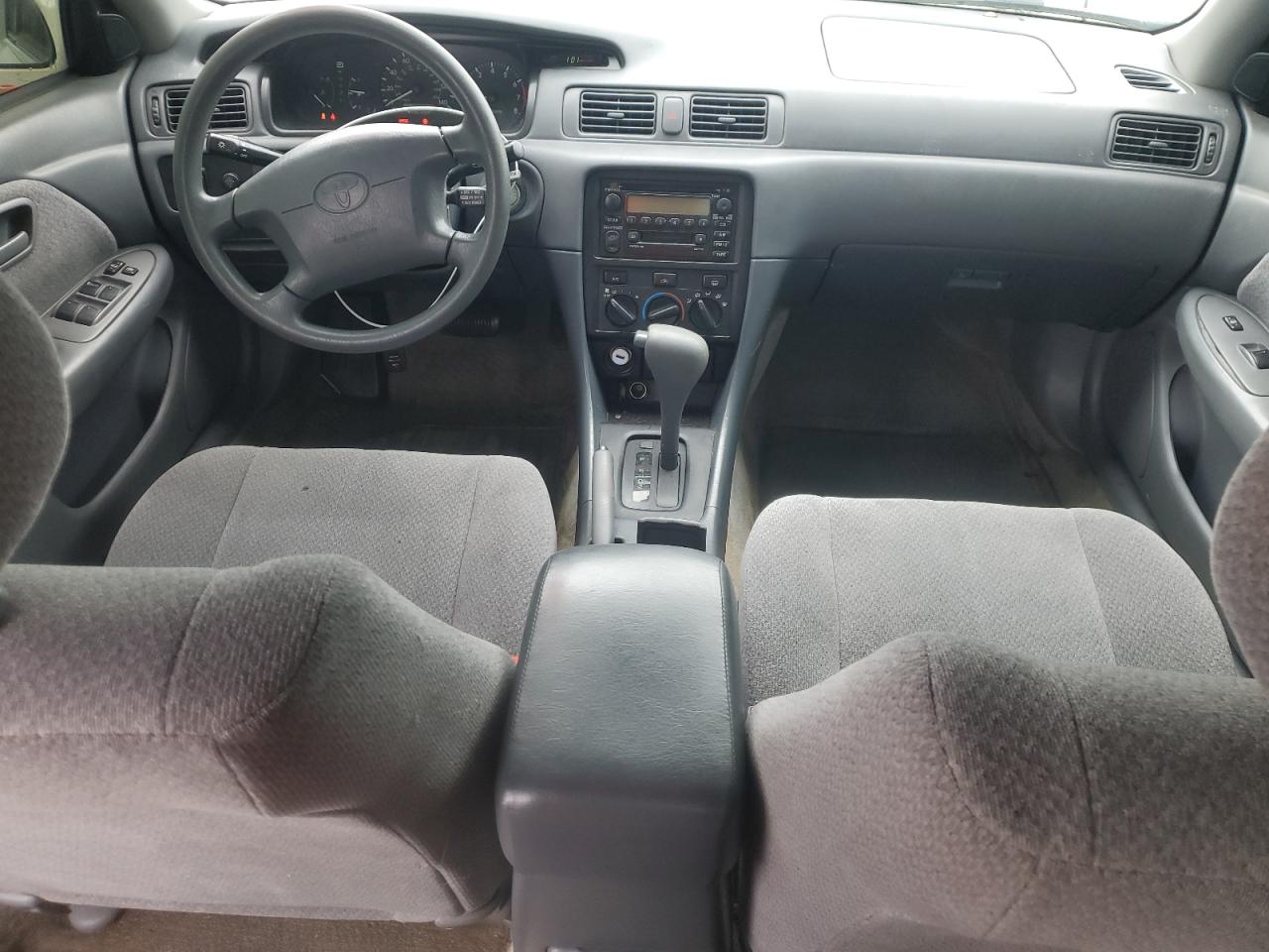 2000 Toyota Camry Le VIN: JT2BG28K1Y0457250 Lot: 52166405