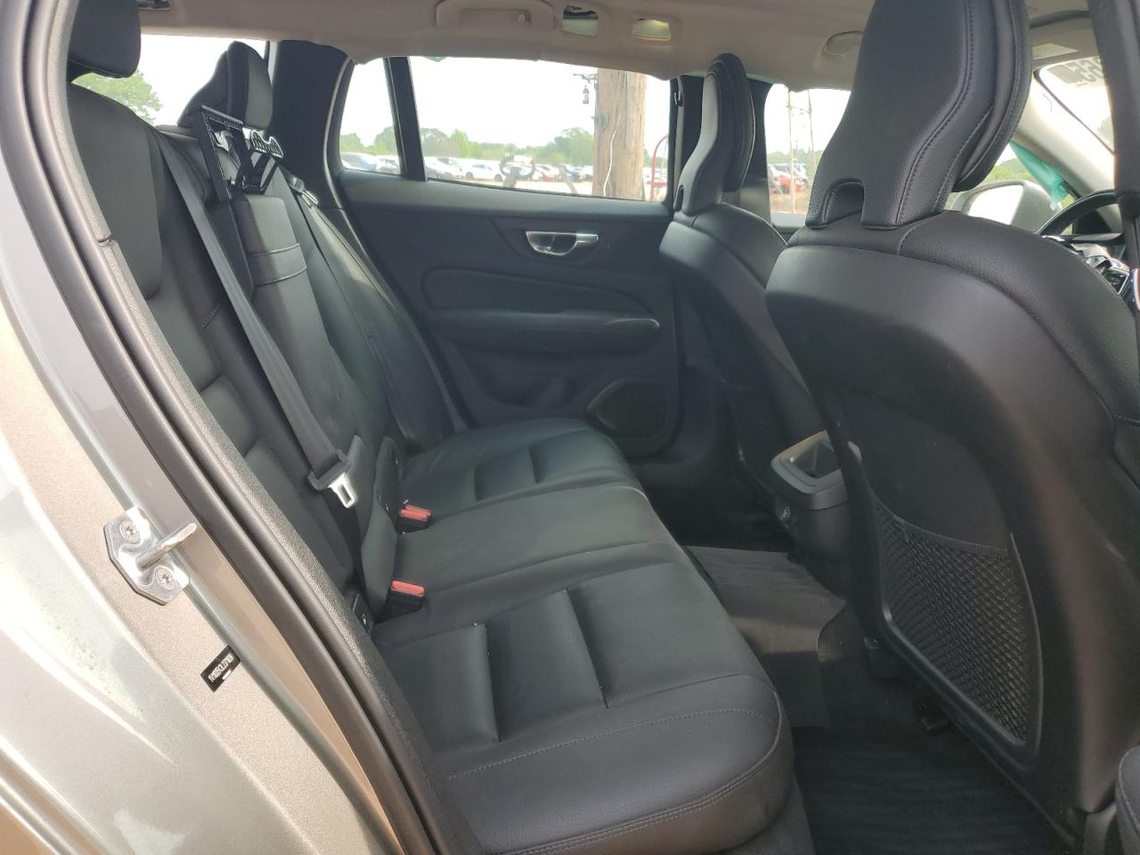 2020 Volvo V60 T5 Momentum VIN: YV1102EK3L2371828 Lot: 53865865