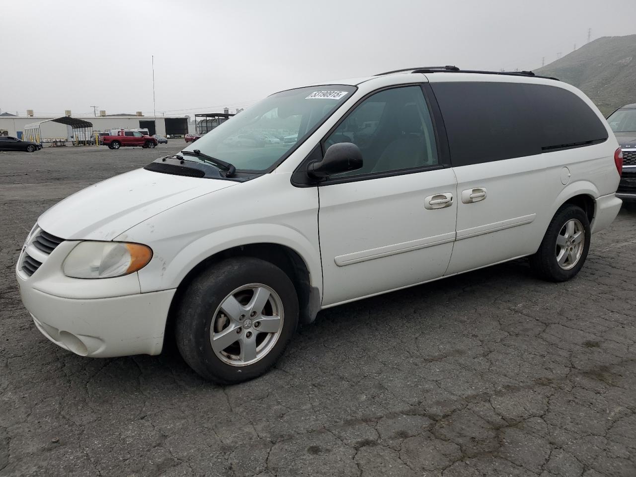 2007 Dodge Grand Caravan Sxt na sprzedaż w Colton, CA - Minor Dent/Scratches
