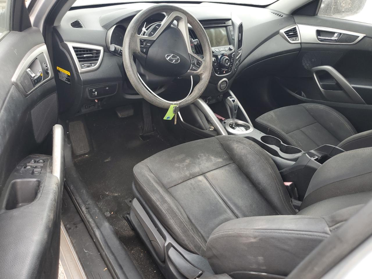 2013 Hyundai Veloster - Image 8