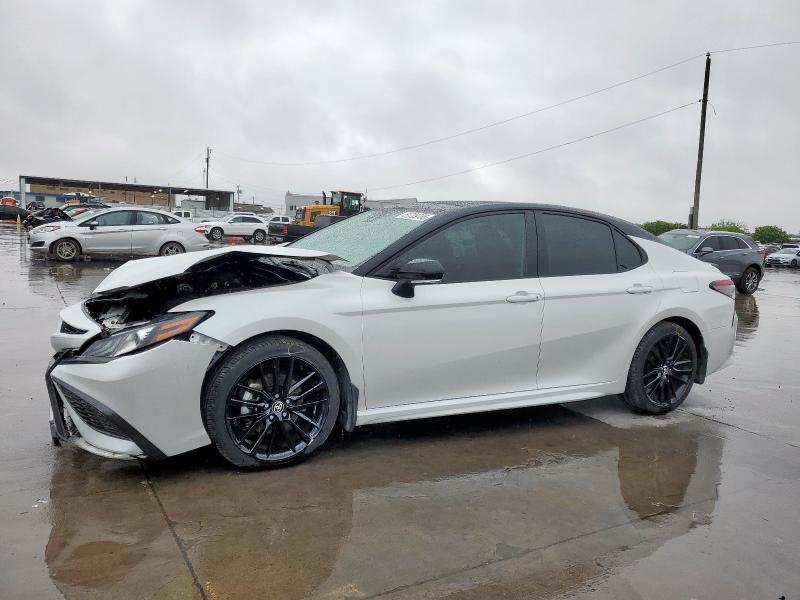  TOYOTA CAMRY 2021 Biały