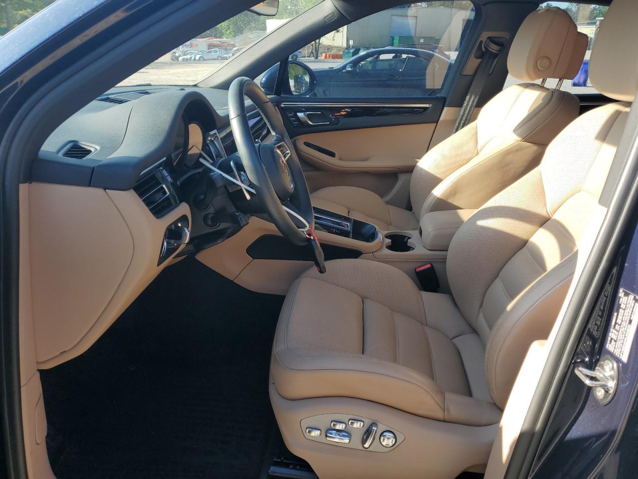 2022 Porsche Macan S VIN: WP1AG2A5XNLB23833 Lot: 54105345