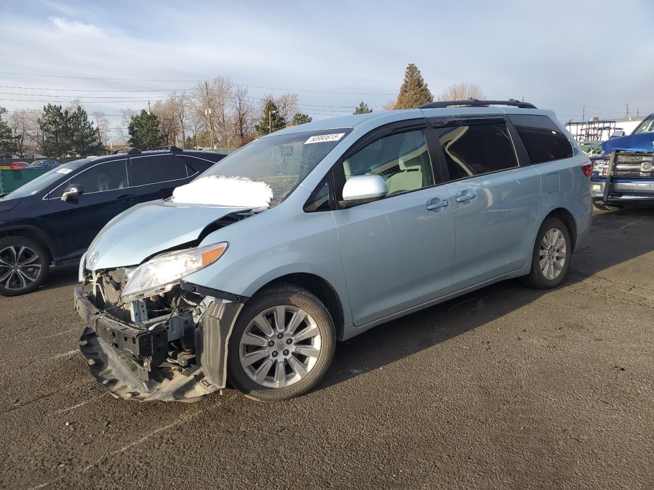 2015 Toyota Sienna Le на продаже в Denver, CO - Front End