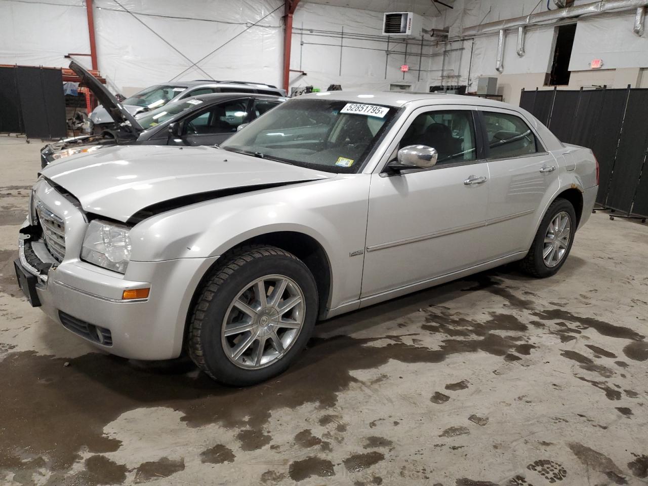 Center Rutland, VT에서 판매 중인 2010 Chrysler 300 Touring - Front End