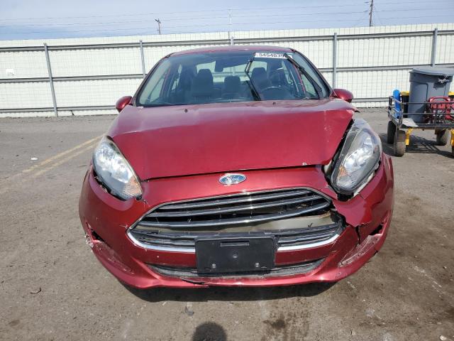 Седани FORD FIESTA 2014 Червоний
