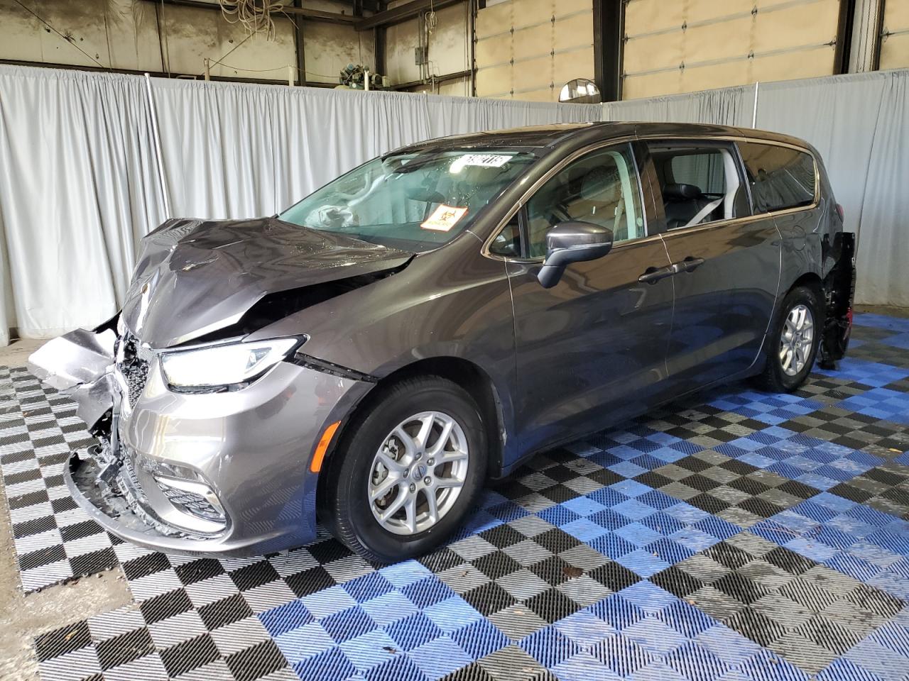 2023 Chrysler Pacifica Touring L na sprzedaż w Graham, WA - Front End