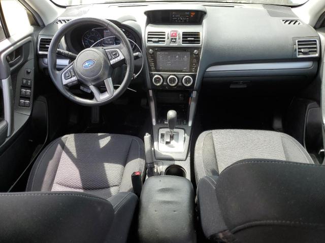  SUBARU FORESTER 2017 Серебристый