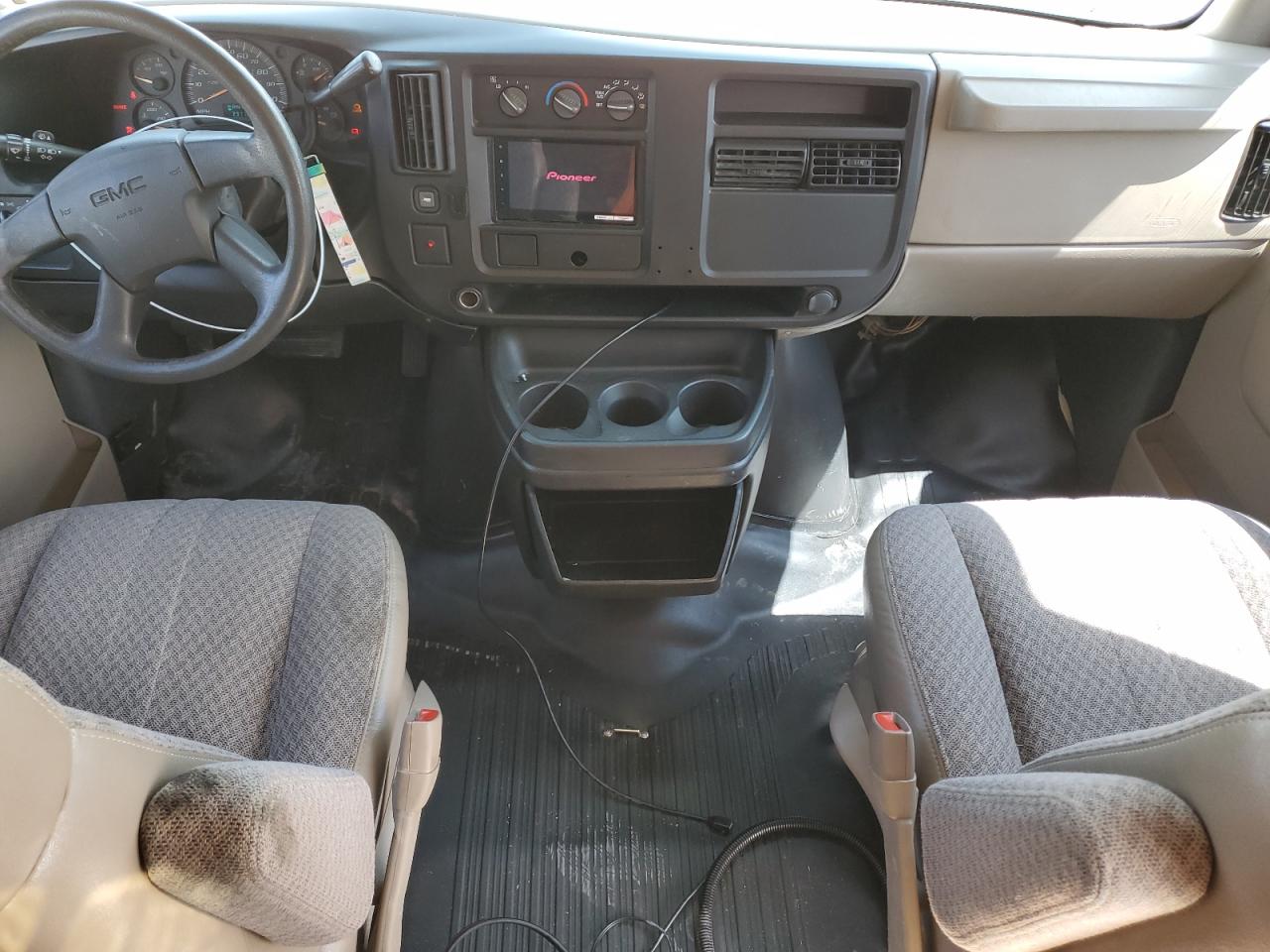 2003 GMC Savana G2500 VIN: 1GTFH25T631196686 Lot: 53175335
