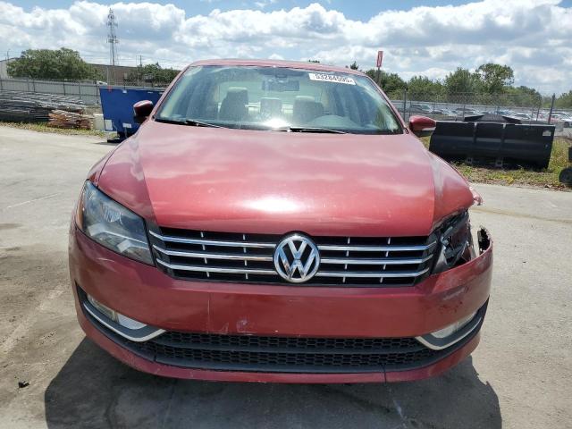  VOLKSWAGEN PASSAT 2015 Красный