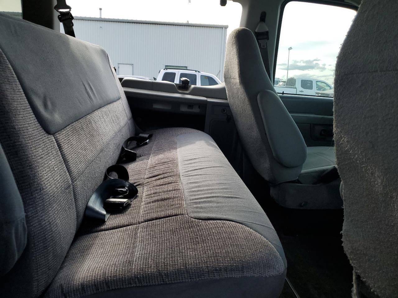 2006 Ford Econoline E350 Super Duty Wagon VIN: 1FBNE31L96HA61105 Lot: 51996365