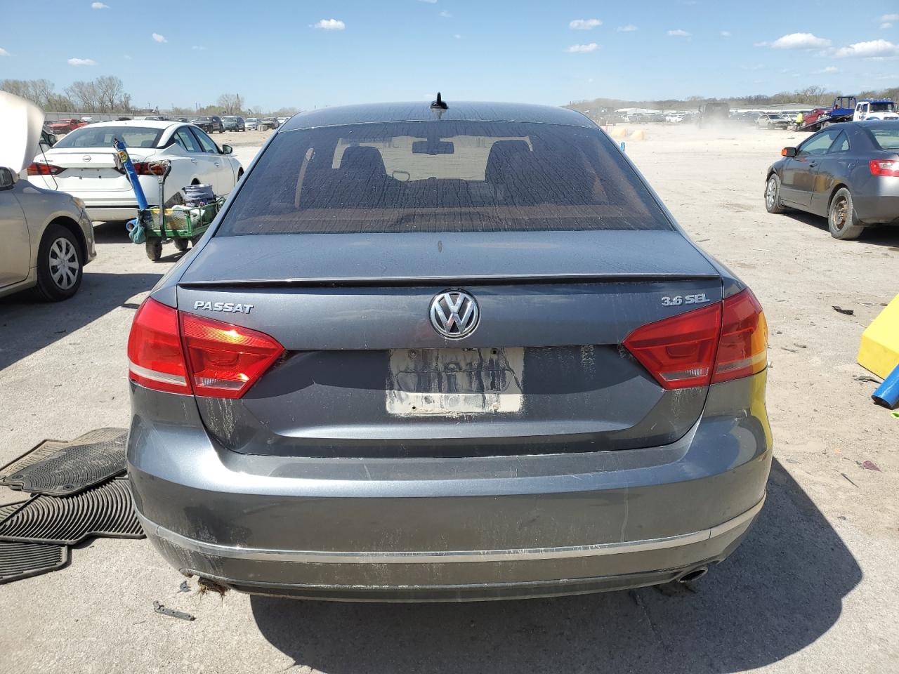 2013 Volkswagen Passat Sel VIN: 1VWCM7A32DC120564 Lot: 52324555