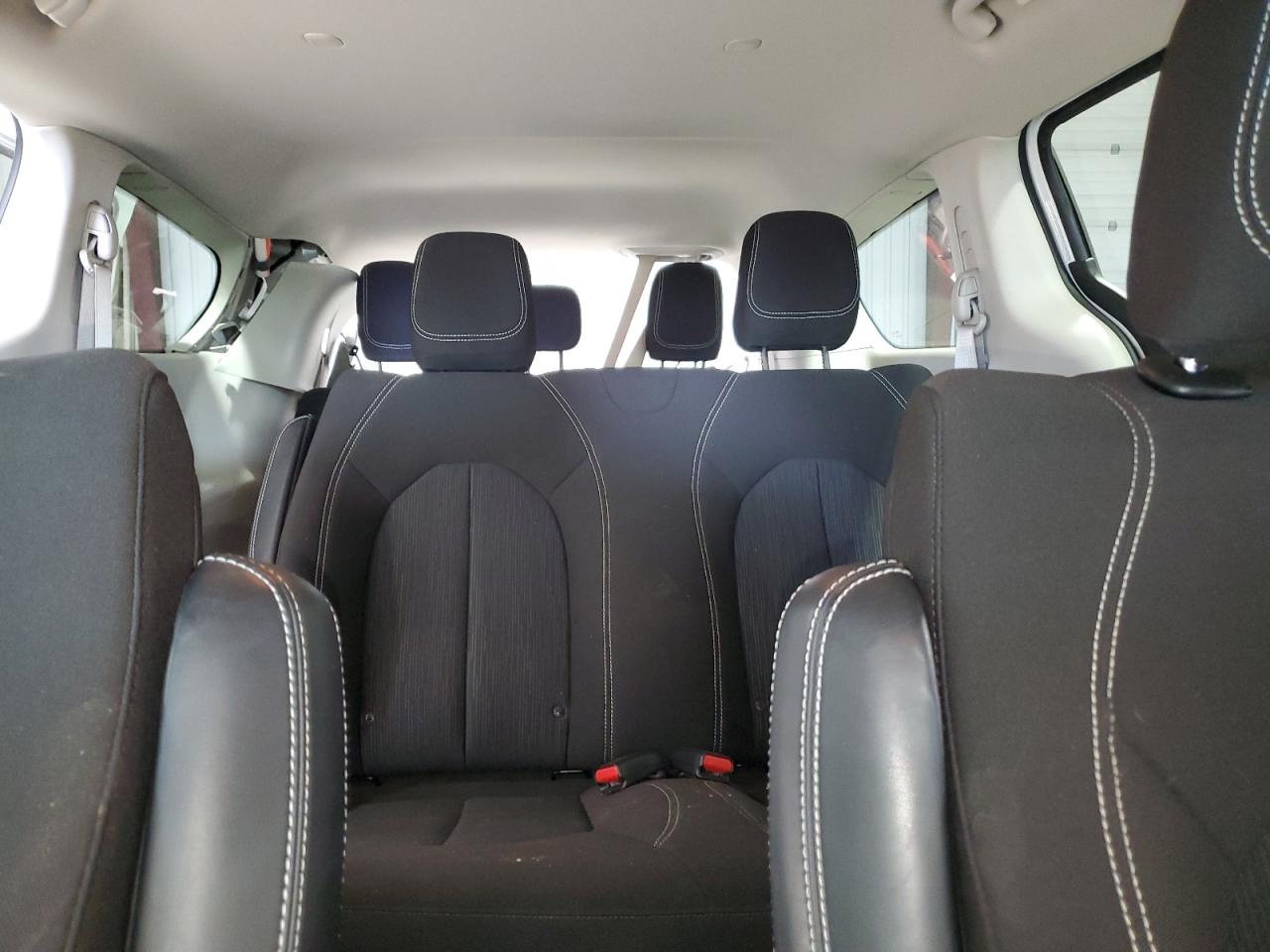 2020 Chrysler Voyager L VIN: 2C4RC1AGXLR245463 Lot: 53082135