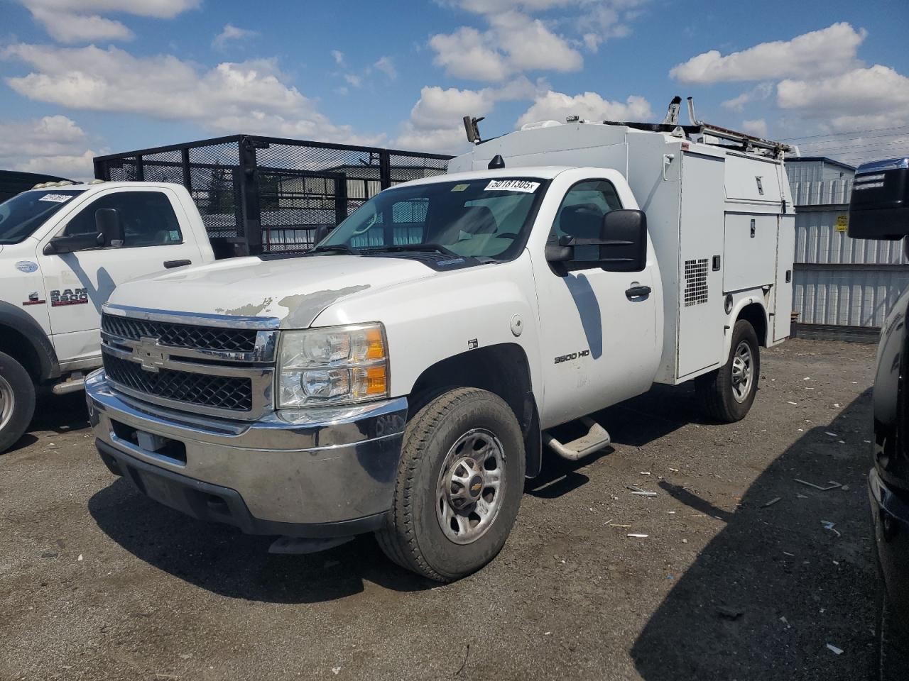 2012 Chevrolet Silverado C3500 за продажба в Bakersfield, CA - Minor Dent/Scratches