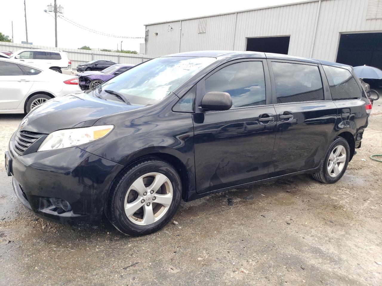 2014 Toyota Sienna იყიდება Jacksonville-ში, FL - Rear End