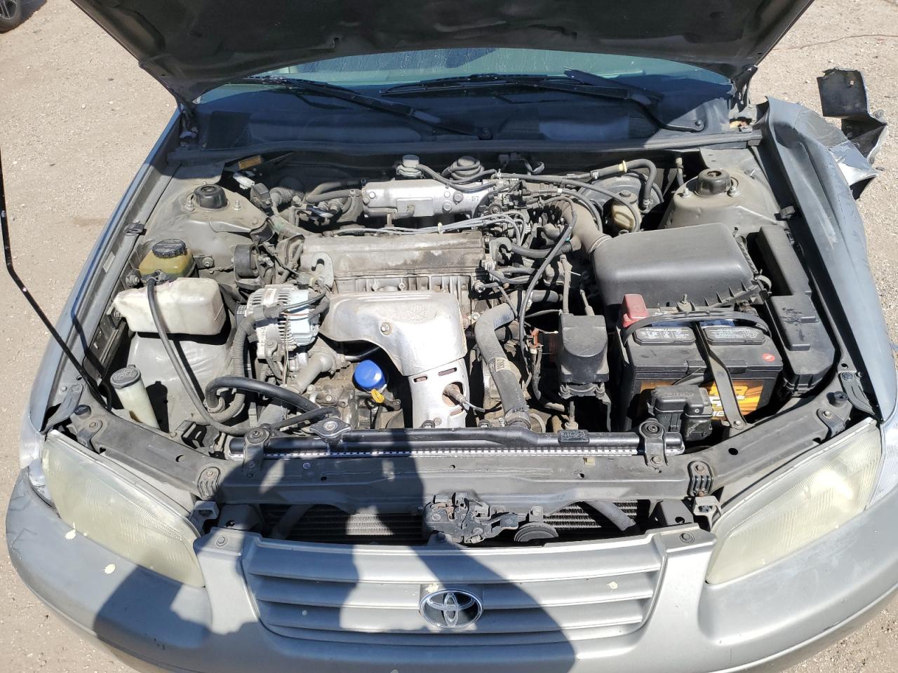 1999 Toyota Camry Le VIN: JT2BG22KXX0284593 Lot: 54061685